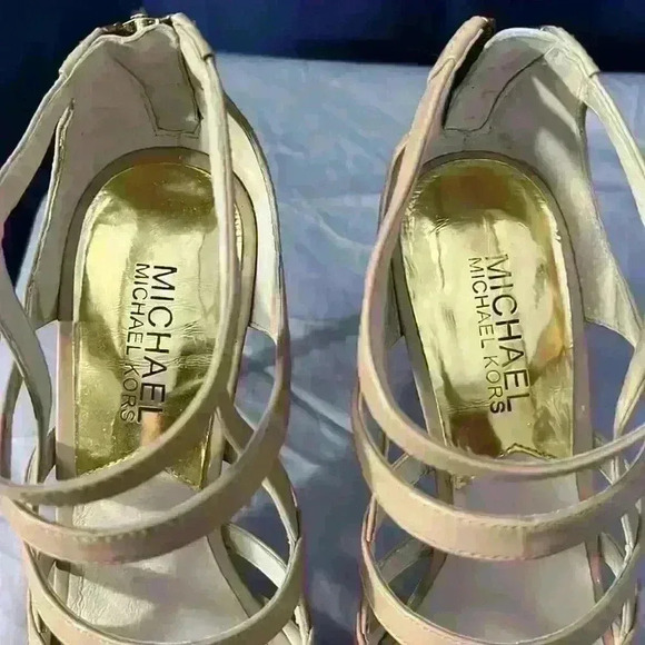 Micheal Kors Mavis Open Toe 3.5in Heels - Picture 2 of 6